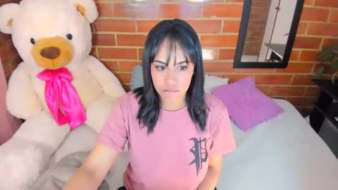 Snapshot of sweet_angel2001 chatting on 02-19-25, 11:38 Stephanie online show from 02-19-25, 11:38