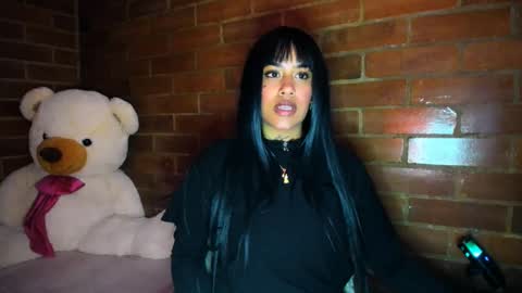 Snapshot of sweet_angel2001 chatting on 09-10-25, 10:32 Stephanie online show from 09-10-25, 10:32