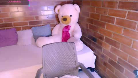 Snapshot of sweet_angel2001 chatting on 09-26-25, 08:24 Stephanie online show from 09-26-25, 08:24