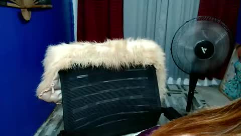 Snapshot of sweet_asian143 chatting on 09-23-25, 04:04 Chelsy online show from 09-23-25, 04:04