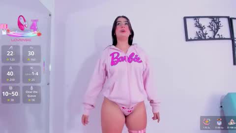 Snapshot of sweet_babyss_ chatting on 10-22-25, 01:44  MOD Yezka online show from 10-22-25, 01:44