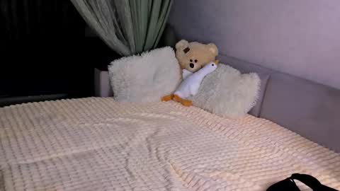 Alice online show from 12-18-25, 04:02