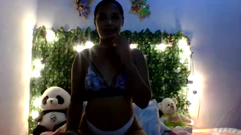 sweet_bigass07 online show from 04-13-26, 09:53