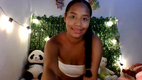 sweet_bigass07 online show from 04-15-26, 05:53