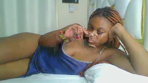 Snapshot of sweet_blackgal chatting on 12-08-24, 12:51 Lavie online show from 12-08-24, 12:51