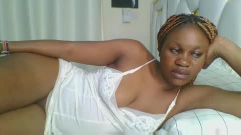 Snapshot of sweet_blackgal chatting on 12-19-24, 12:34 Lavie online show from 12-19-24, 12:34