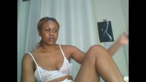 Snapshot of sweet_blackgal chatting on 12-29-24, 06:05 Lavie online show from 12-29-24, 06:05