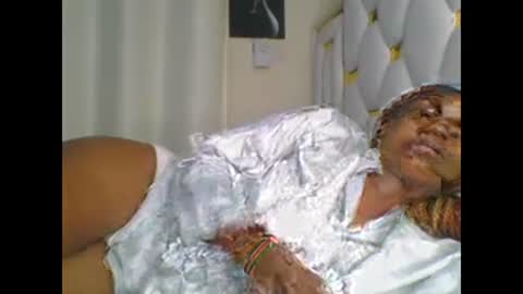 Snapshot of sweet_blackgal chatting on 01-01-25, 11:18 Lavie online show from 01-01-25, 11:18