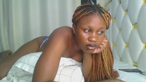 Snapshot of sweet_blackgal chatting on 01-11-25, 09:04 Lavie online show from 01-11-25, 09:04