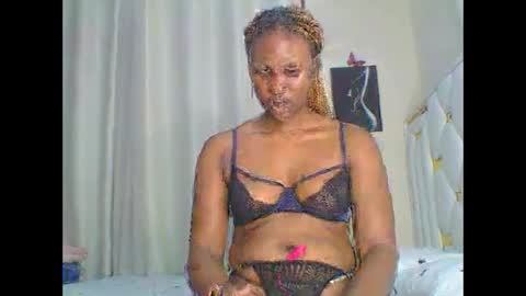 Snapshot of sweet_blackgal chatting on 01-13-25, 07:10 Lavie online show from 01-13-25, 07:10