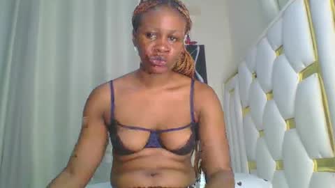 Snapshot of sweet_blackgal chatting on 01-14-25, 01:26 Lavie online show from 01-14-25, 01:26