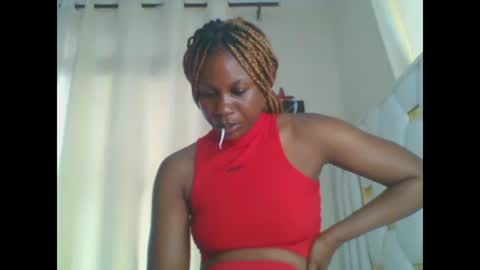 Snapshot of sweet_blackgal chatting on 01-14-25, 12:35 Lavie online show from 01-14-25, 12:35