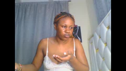 Snapshot of sweet_blackgal chatting on 01-17-25, 09:28 Lavie online show from 01-17-25, 09:28