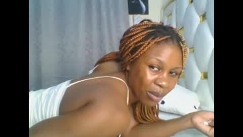 Snapshot of sweet_blackgal chatting on 01-19-25, 12:06 Lavie online show from 01-19-25, 12:06