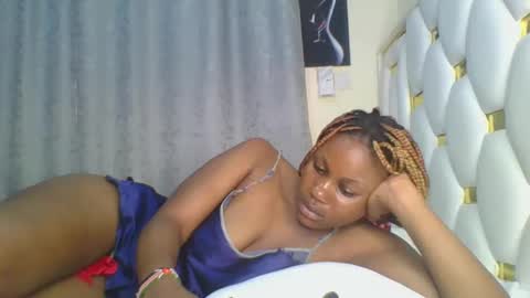Snapshot of sweet_blackgal chatting on 01-20-25, 05:15 Lavie online show from 01-20-25, 05:15