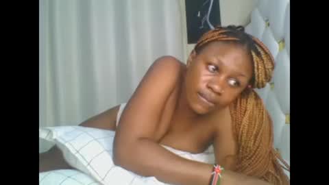 Snapshot of sweet_blackgal chatting on 01-21-25, 02:33 Lavie online show from 01-21-25, 02:33