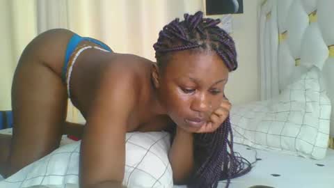Snapshot of sweet_blackgal chatting on 01-26-25, 05:23 Lavie online show from 01-26-25, 05:23