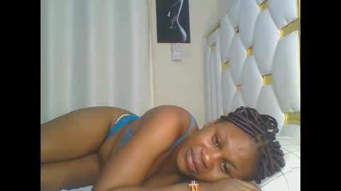 Snapshot of sweet_blackgal chatting on 01-28-25, 12:57 Lavie online show from 01-28-25, 12:57