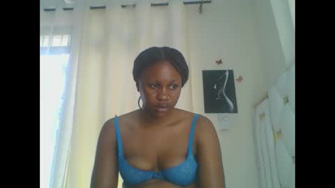 Snapshot of sweet_blackgal chatting on 02-07-25, 10:08 Lavie online show from 02-07-25, 10:08