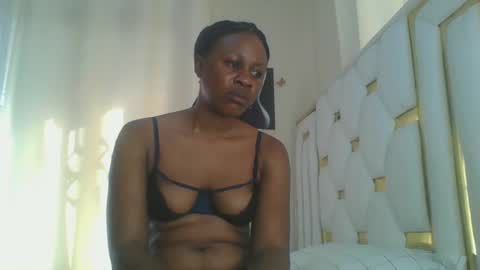 Snapshot of sweet_blackgal chatting on 02-08-25, 12:39 Lavie online show from 02-08-25, 12:39