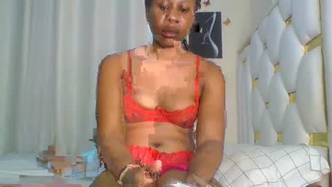 Snapshot of sweet_blackgal chatting on 02-12-25, 12:37 Lavie online show from 02-12-25, 12:37
