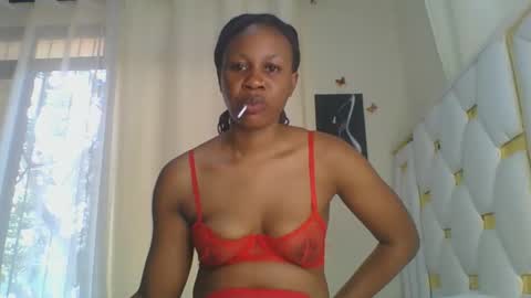 Snapshot of sweet_blackgal chatting on 02-13-25, 05:05 Lavie online show from 02-13-25, 05:05