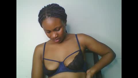 Snapshot of sweet_blackgal chatting on 02-16-25, 08:22 Lavie online show from 02-16-25, 08:22