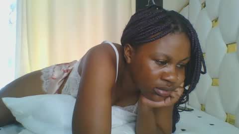 Snapshot of sweet_blackgal chatting on 02-19-25, 10:56 Lavie online show from 02-19-25, 10:56