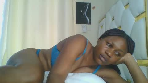 Snapshot of sweet_blackgal chatting on 02-20-25, 10:05 Lavie online show from 02-20-25, 10:05
