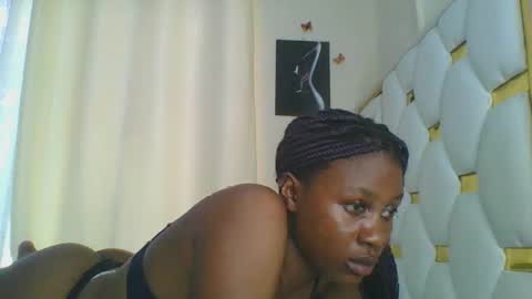 Snapshot of sweet_blackgal chatting on 02-24-25, 10:15 Lavie online show from 02-24-25, 10:15