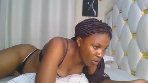 Snapshot of sweet_blackgal chatting on 02-25-25, 12:36 Lavie online show from 02-25-25, 12:36