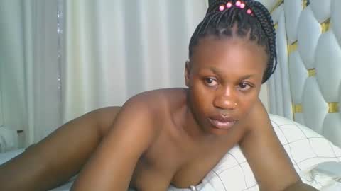 Snapshot of sweet_blackgal chatting on 03-08-25, 03:39 Lavie online show from 03-08-25, 03:39