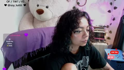 Snapshot of sweet_bluee chatting on 01-30-25, 04:13 Tutti online show from 01-30-25, 04:13