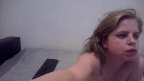 Snapshot of sweet_bluegirl chatting on 01-04-25, 11:17 Sweet bluegirl online show from 01-04-25, 11:17