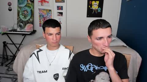 Snapshot of sweet_boys_xx chatting on 12-20-24, 06:19 CristianBrayan PVT OPEN online show from 12-20-24, 06:19