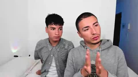Snapshot of sweet_boys_xx chatting on 10-24-25, 11:28 CristianBrayan PVT OPEN online show from 10-24-25, 11:28