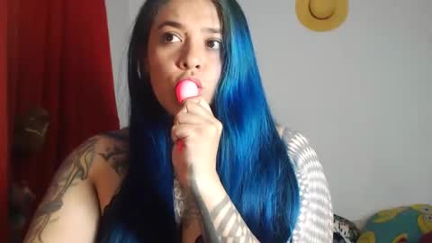 Bubbles online show from 10-06-25, 01:03