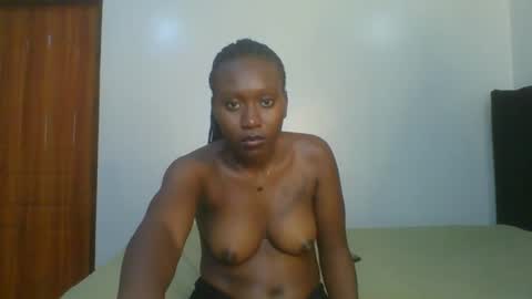 Snapshot of sweet_camila5 chatting on 10-20-25, 01:11 Camila online show from 10-20-25, 01:11