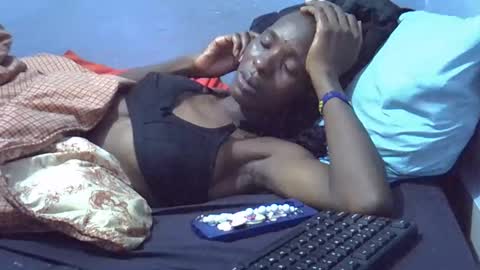 sweet_candie01 online show from 05-21-26, 06:48