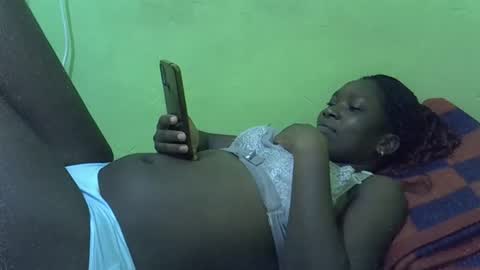 sweet_cherie1 online show from 04-14-26, 05:52