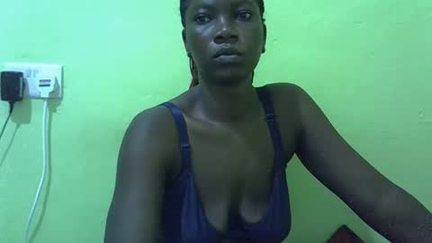 sweet_cherie1 online show from 04-20-26, 07:33