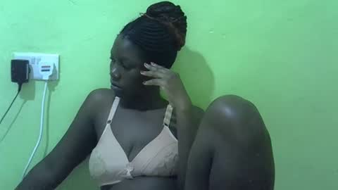 sweet_cherie1 online show from 04-21-26, 05:28