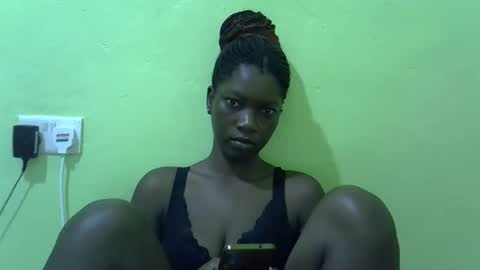 sweet_cherie1 online show from 04-25-26, 05:43