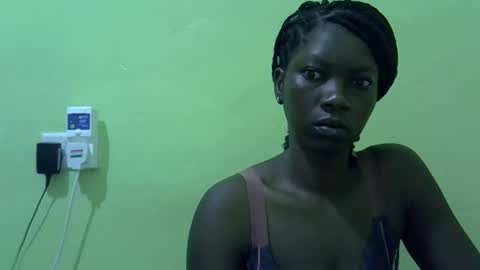 Snapshot of sweet_cherie1 chatting on 05-17-26, 05:27 sweet_cherie1 online show from 05-17-26, 05:27