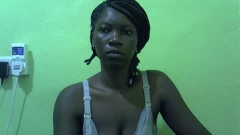 Snapshot of sweet_cherie1 chatting on 05-18-26, 05:35 sweet_cherie1 online show from 05-18-26, 05:35