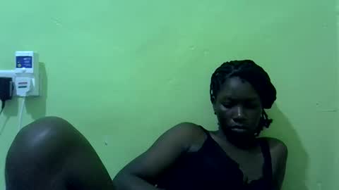 Snapshot of sweet_cherie1 chatting on 05-20-26, 05:41 sweet_cherie1 online show from 05-20-26, 05:41