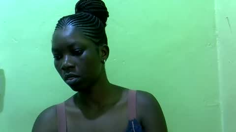 Snapshot of sweet_cherie1 chatting on 05-31-26, 05:26 sweet_cherie1 online show from 05-31-26, 05:26
