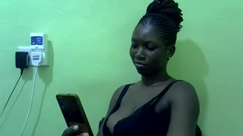 Snapshot of sweet_cherie1 chatting on 06-05-26, 06:52 sweet_cherie1 online show from 06-05-26, 06:52