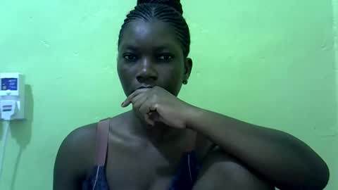 Snapshot of sweet_cherie1 chatting on 06-08-26, 05:08 sweet_cherie1 online show from 06-08-26, 05:08