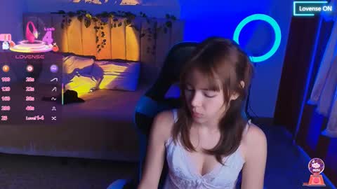 Snapshot of sweet_daliaa chatting on 02-23-25, 12:19 Dalia online show from 02-23-25, 12:19